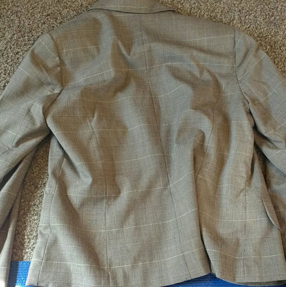 Blazer - Picture 4 of 5